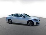 Used 2024 Nissan Altima 2.5 SV image 2