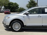 Used 2012 Lincoln MKX FWD image 4