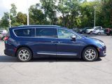 Used 2018 Chrysler Pacifica Limited image 5