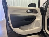 Used 2017 Chrysler Pacifica Touring image 6