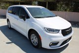 New 2025 Chrysler Pacifica Select image 3