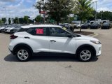 Used 2022 Nissan Kicks S image 2