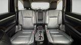 Used 2017 Toyota Highlander SE image 3