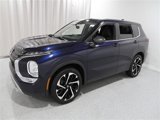 Used 2022 Mitsubishi Outlander SE image 3