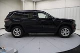 Used 2023 Jeep Grand Cherokee Limited image 2