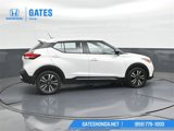 Used 2020 Nissan Kicks SR image 3