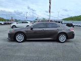 Used 2018 Toyota Camry LE image 2