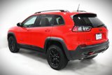 Used 2019 Jeep Cherokee Trailhawk image 3