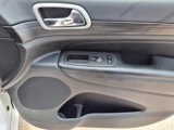 Certified 2022 Jeep Grand Cherokee Laredo X image 4