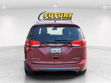 Used 2020 Chrysler Pacifica Limited image 5