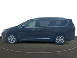 Used 2018 Chrysler Pacifica Touring-L w/ Advanced Safetytec Group image 2