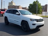 Used 2017 Jeep Grand Cherokee Altitude image 2