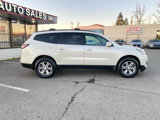 Used 2015 Chevrolet Traverse LT image 2