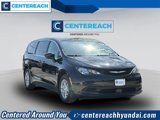 Used 2022 Chrysler Voyager LX image 2