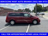 Used 2016 Chrysler Town & Country Touring image 2