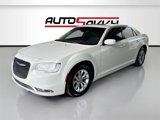 Used 2018 Chrysler 300 Touring L image 3