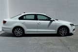 Used 2017 Volkswagen Jetta SE image 3
