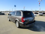 Used 2015 Chrysler Town & Country Touring image 4