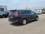 New 2025 Chrysler Pacifica Select image 5