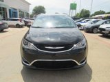 Used 2017 Chrysler Pacifica Touring-L image 2
