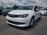 Used 2023 Chrysler Voyager LX image 4