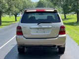 Used 2005 Toyota Highlander 4WD V6 w/ 3rd Row image 5