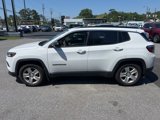 Used 2022 Jeep Compass Latitude image 2
