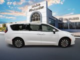 Certified 2023 Chrysler Pacifica Touring-L image 2