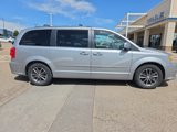 Used 2017 Dodge Grand Caravan SXT image 3