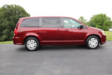 Used 2018 Dodge Grand Caravan SE w/ UConnect Hands-Free Group image 2