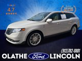 Used 2019 Lincoln MKT AWD image 1