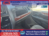 Used 2015 Chrysler Town & Country Touring image 6