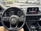 Used 2024 Nissan Rogue SV image 2