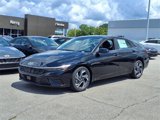 New 2025 Hyundai Elantra SEL image 2