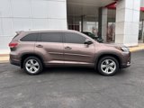 Used 2017 Toyota Highlander Limited image 2