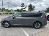Used 2023 Chrysler Pacifica Touring-L image 5