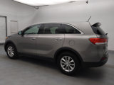 Used 2017 Kia Sorento L image 3