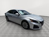 Used 2023 Nissan Altima 2.5 SV image 3