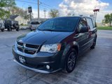 Used 2017 Dodge Grand Caravan SXT image 3