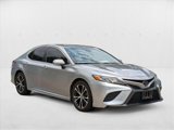 Used 2018 Toyota Camry SE image 3