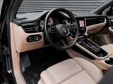 Certified 2024 Porsche Macan image 4