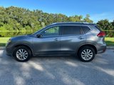 Used 2017 Nissan Rogue SV image 2