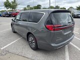 Used 2023 Chrysler Pacifica Touring-L image 6