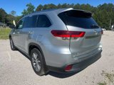Used 2019 Toyota Highlander XLE image 3