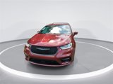 Used 2021 Chrysler Pacifica Limited w/ Uconnect Theater Family Group image 4