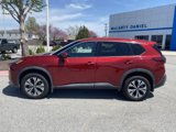 Used 2021 Nissan Rogue SV image 2