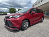 Used 2024 Toyota Sienna LE image 3
