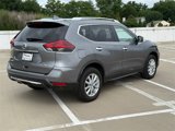Used 2018 Nissan Rogue SV w/ Premium Package image 3