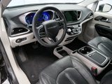 Certified 2022 Chrysler Pacifica Touring-L image 2