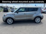 Used 2017 Kia Soul + image 2